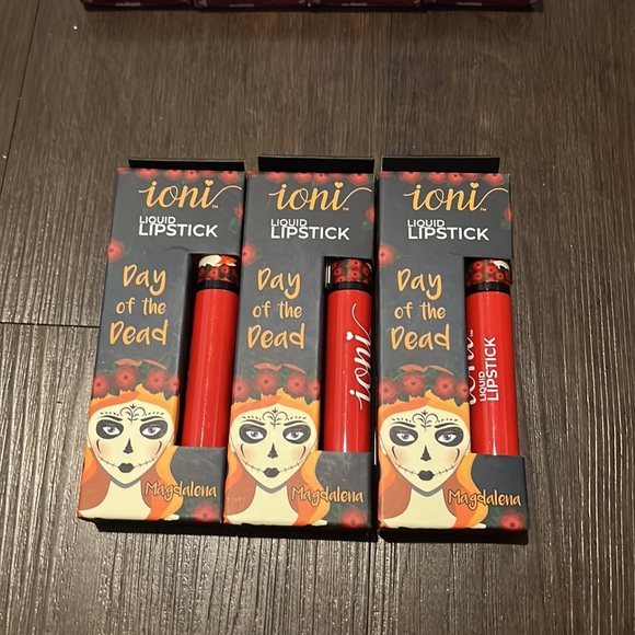 Ioni liquid lipstick Red - Picture 2 of 2